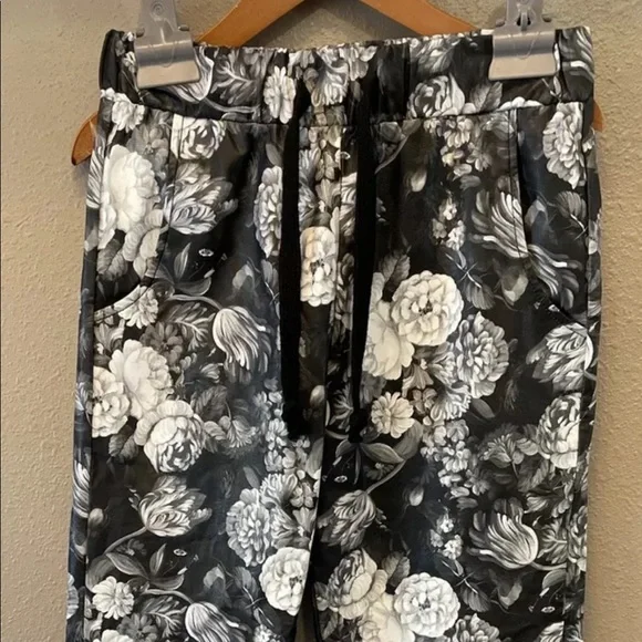 Jogger Faux Leather Pants Carbon Rue 21 Most Wanted Pull On Sz S Inseam 28” nwot - Picture 2 of 13